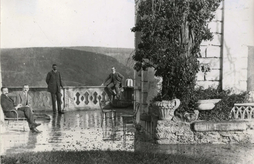 On the terrace in Frain